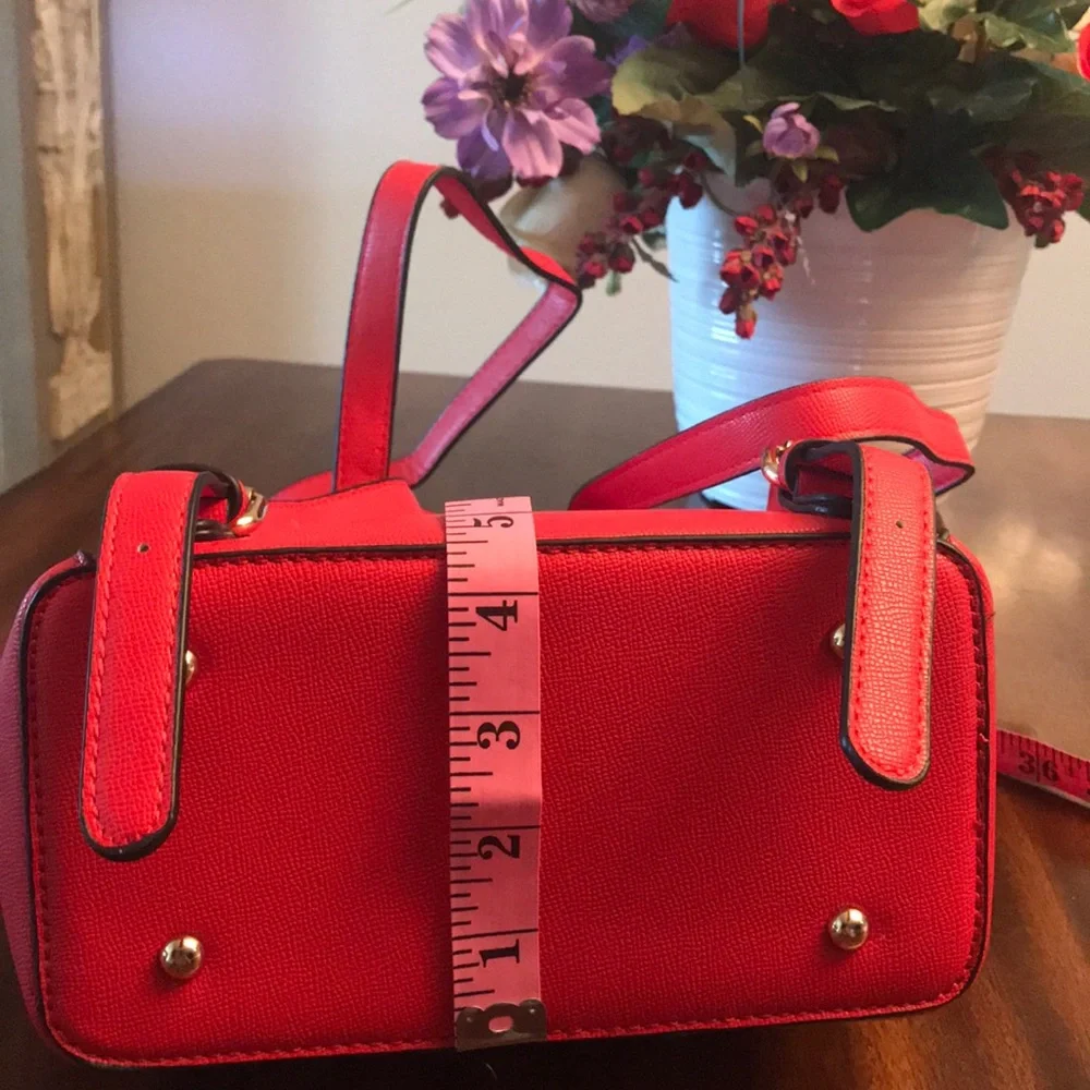 la Tierra fashion red backpack
